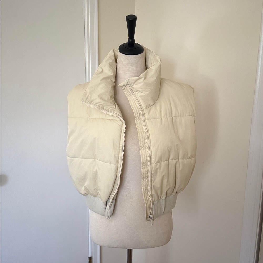 Cropped Cream Puffer Vest